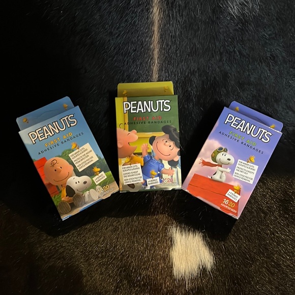 Peanuts First Aid Adhesive Band-Aids - Picture 1 of 7